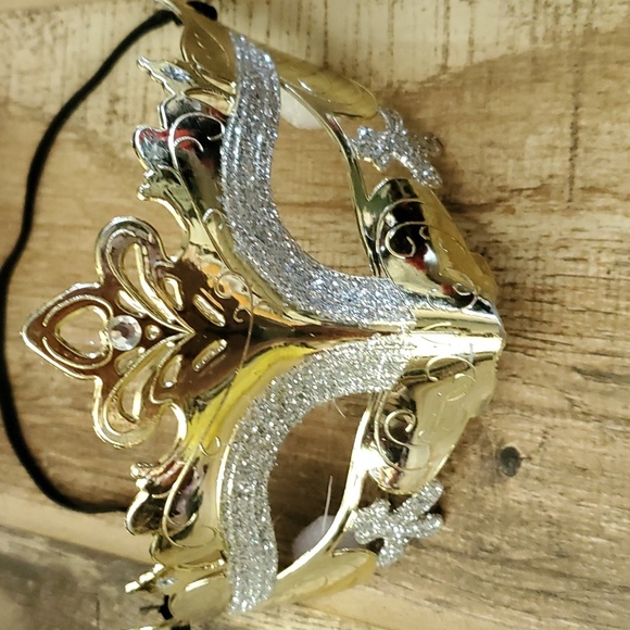 Masks - Picture 6 of 12